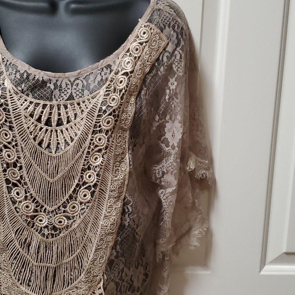 Daytrip Lace Embellished Boho Top NWOT - Picture 9 of 13